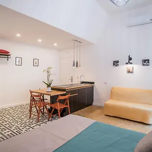 https://napoliamo-guest-house.hotels-amalfi.com